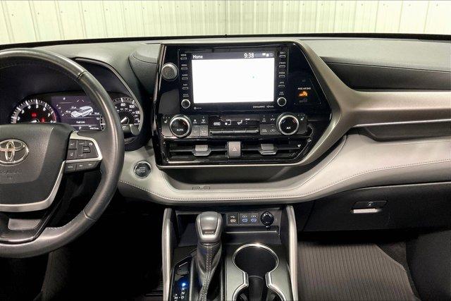 used 2022 Toyota Highlander car, priced at $43,975
