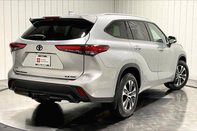 used 2022 Toyota Highlander car, priced at $43,975