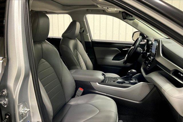 used 2022 Toyota Highlander car, priced at $43,975