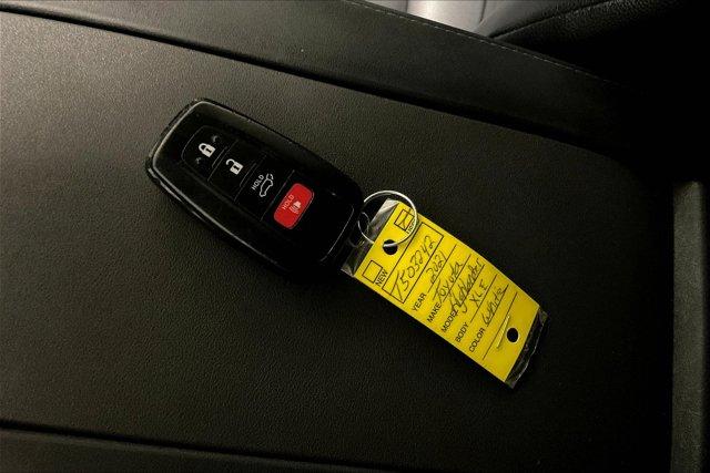 used 2021 Toyota Highlander car, priced at $31,975