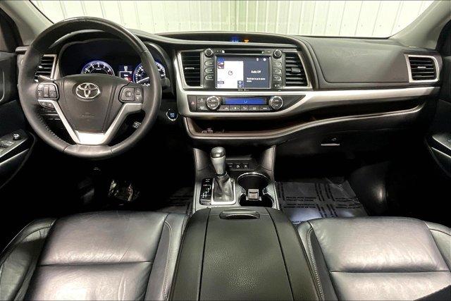 used 2014 Toyota Highlander car, priced at $18,975