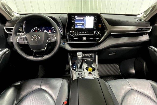 used 2020 Toyota Highlander car, priced at $38,975