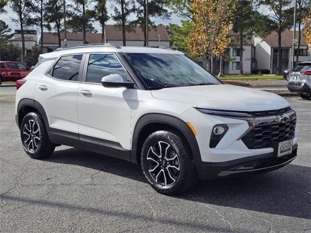 new 2025 Chevrolet TrailBlazer car, priced at $29,001