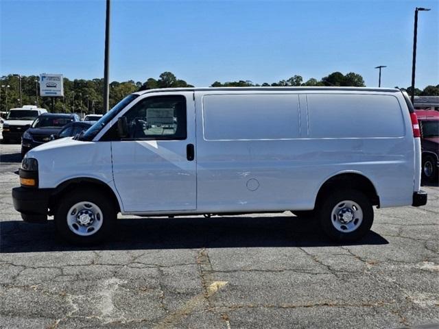 new 2024 Chevrolet Express 2500 car