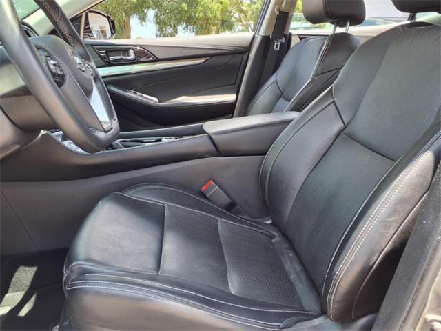 used 2021 Nissan Maxima car, priced at $25,000