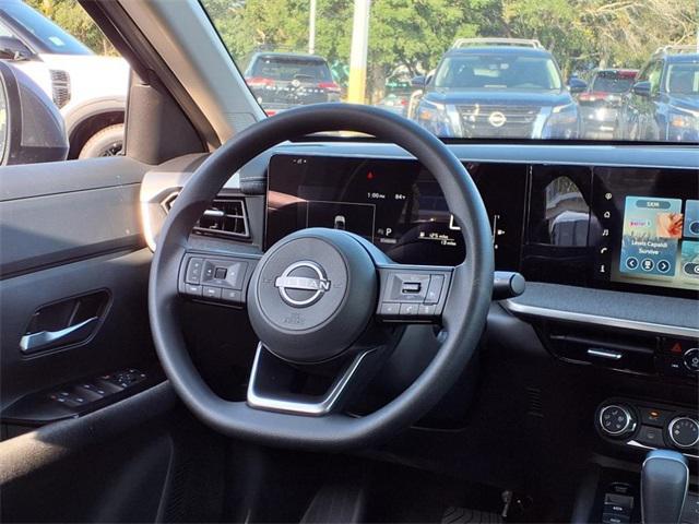 new 2025 Nissan Kicks car, priced at $26,617