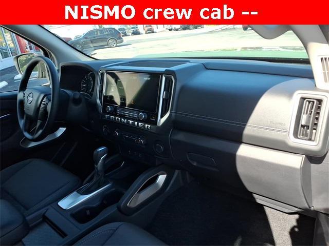 new 2025 Nissan Frontier car