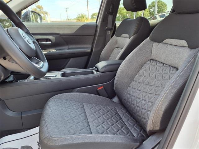 new 2025 Nissan Kicks car, priced at $29,027