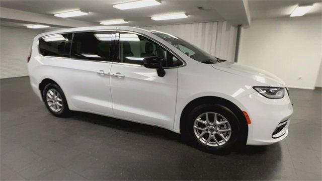 used 2024 Chrysler Pacifica car, priced at $36,982