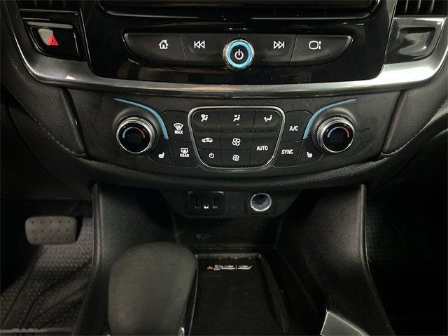 used 2023 Chevrolet Traverse car, priced at $32,318
