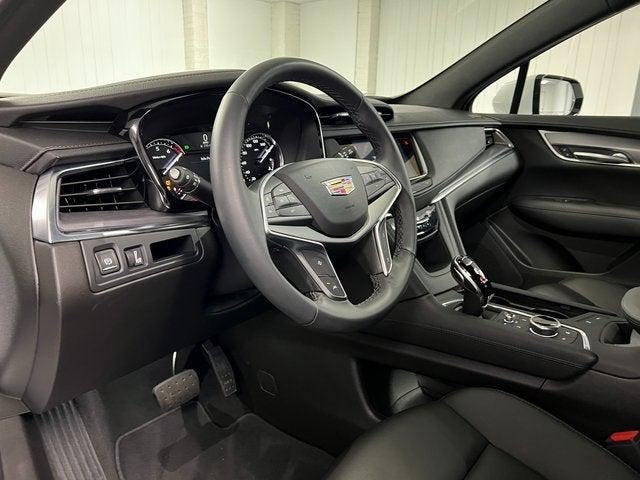 used 2025 Cadillac XT5 car, priced at $45,696