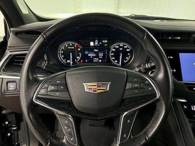 used 2022 Cadillac XT5 car, priced at $36,337