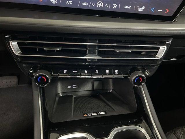 used 2025 Chevrolet Traverse car, priced at $37,217