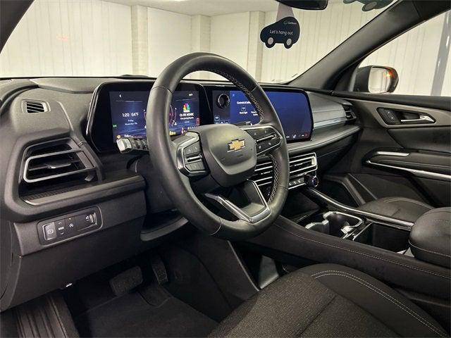 used 2025 Chevrolet Traverse car, priced at $37,217