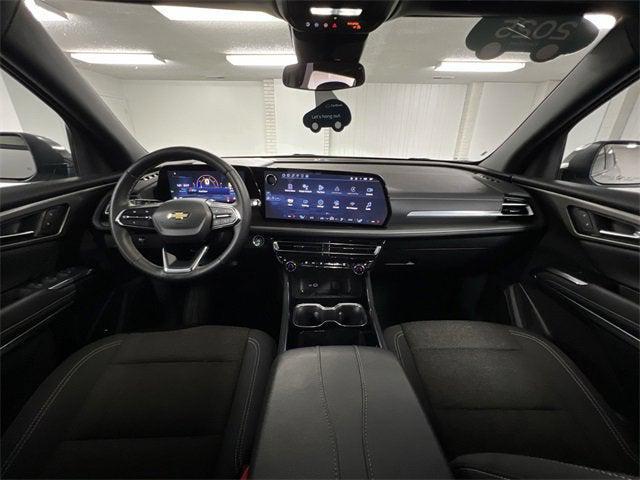 used 2025 Chevrolet Traverse car, priced at $37,217