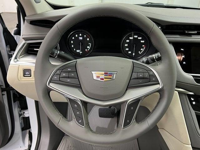 new 2025 Cadillac XT5 car, priced at $60,612