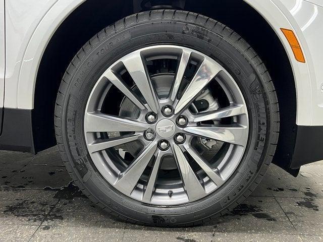 new 2025 Cadillac XT5 car, priced at $60,612