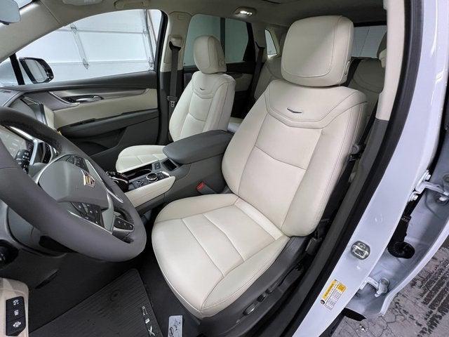 new 2025 Cadillac XT5 car, priced at $60,612