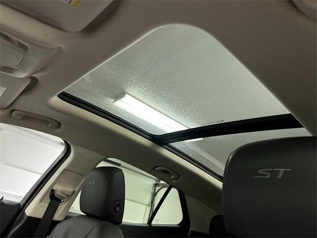 used 2023 Buick Envision car, priced at $33,078