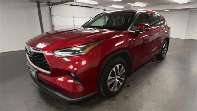 used 2022 Toyota Highlander car, priced at $39,347