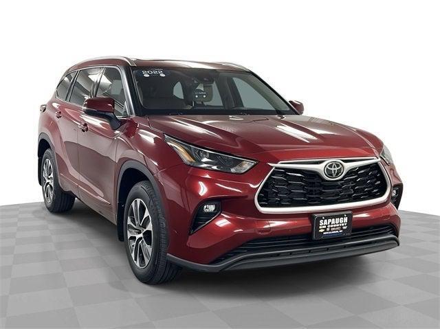 used 2022 Toyota Highlander car, priced at $39,347