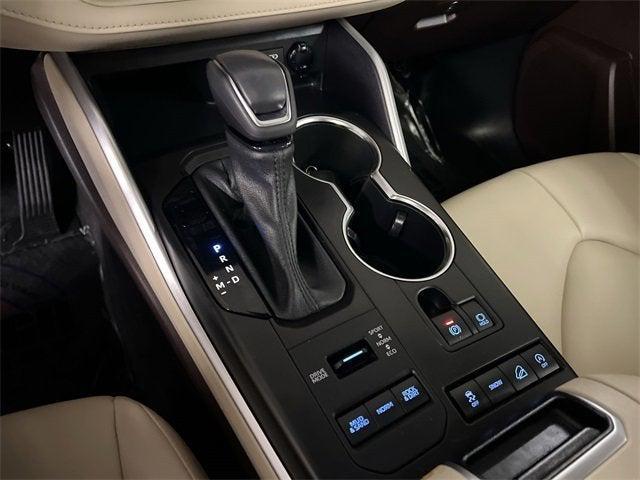 used 2022 Toyota Highlander car, priced at $39,347