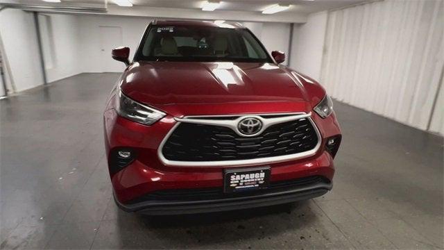 used 2022 Toyota Highlander car, priced at $39,347