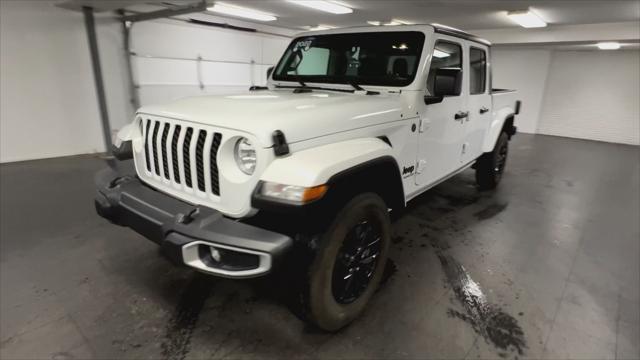 used 2022 Jeep Gladiator car, priced at $34,900
