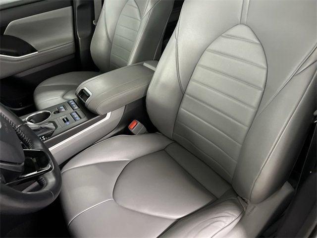 used 2021 Toyota Highlander car, priced at $27,038
