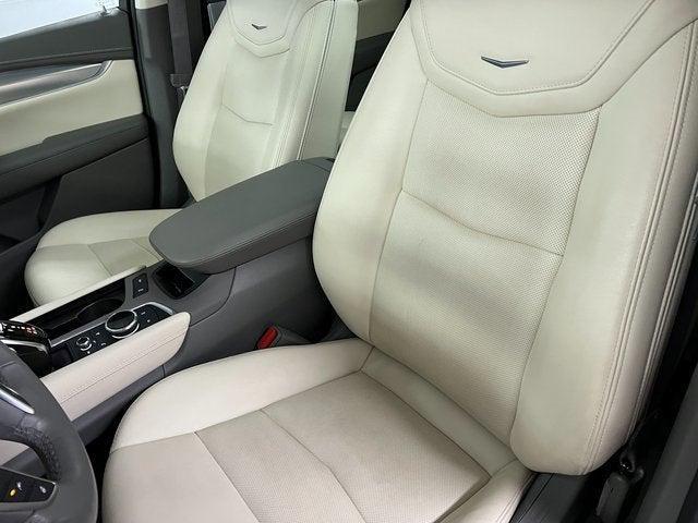 used 2022 Cadillac XT5 car, priced at $35,298