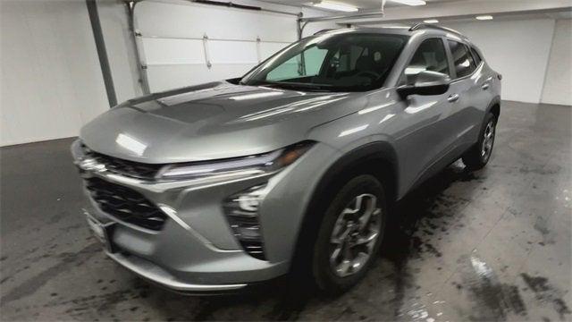 used 2025 Chevrolet Trax car, priced at $25,312