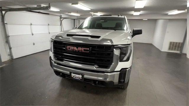 new 2025 GMC Sierra 3500 car, priced at $53,214