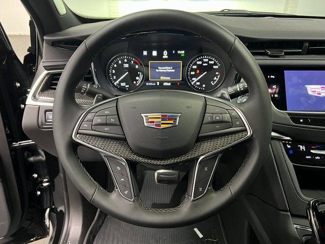 new 2025 Cadillac XT5 car, priced at $58,380