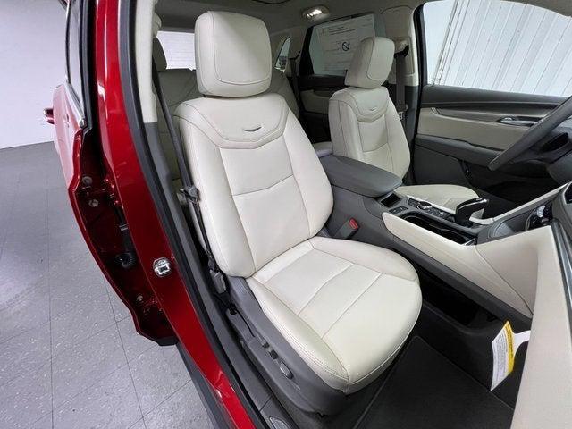new 2025 Cadillac XT5 car, priced at $54,137