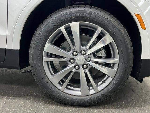 new 2025 Cadillac XT5 car, priced at $58,612