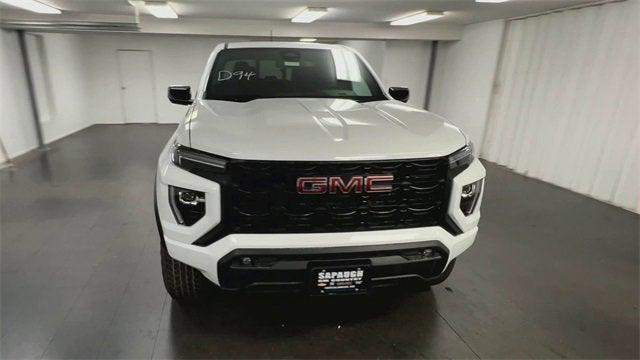 new 2025 GMC Canyon car, priced at $39,990