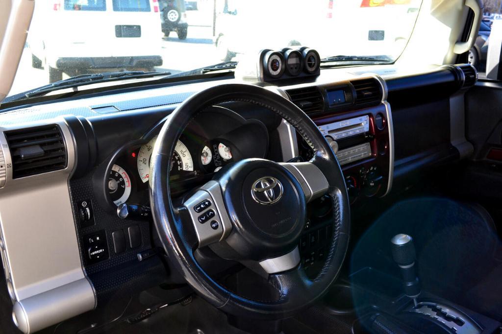 used 2007 Toyota FJ Cruiser car, priced at $13,991