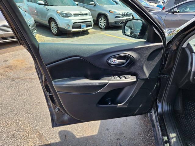 used 2019 Jeep Cherokee car, priced at $6,970