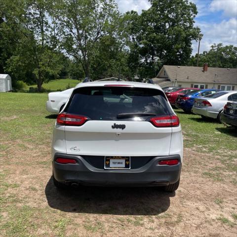 used 2018 Jeep Cherokee car, priced at $10,950