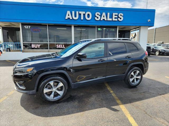 used 2020 Jeep Cherokee car, priced at $15,950