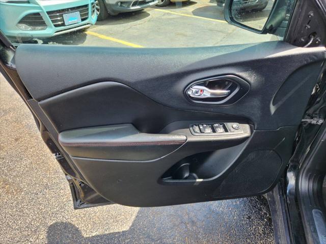 used 2020 Jeep Cherokee car, priced at $15,950