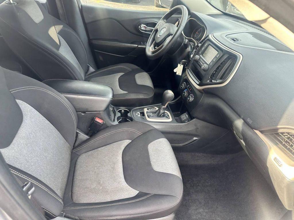 used 2015 Jeep Cherokee car, priced at $5,950