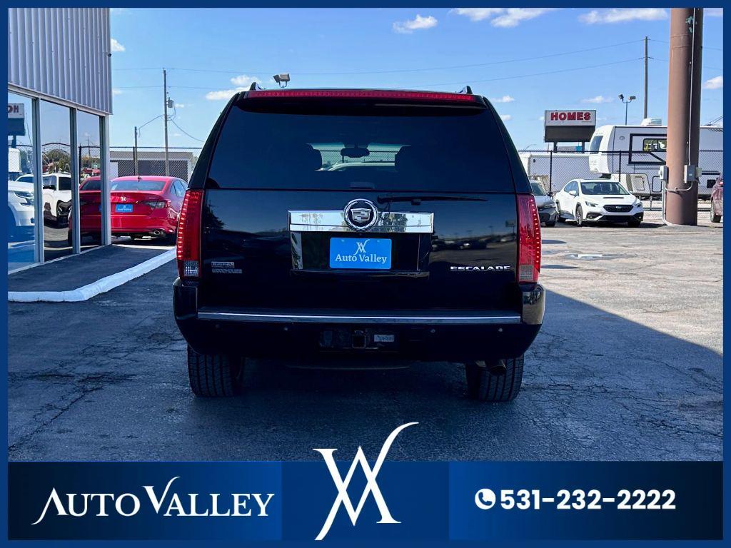 used 2011 Cadillac Escalade ESV car, priced at $9,995
