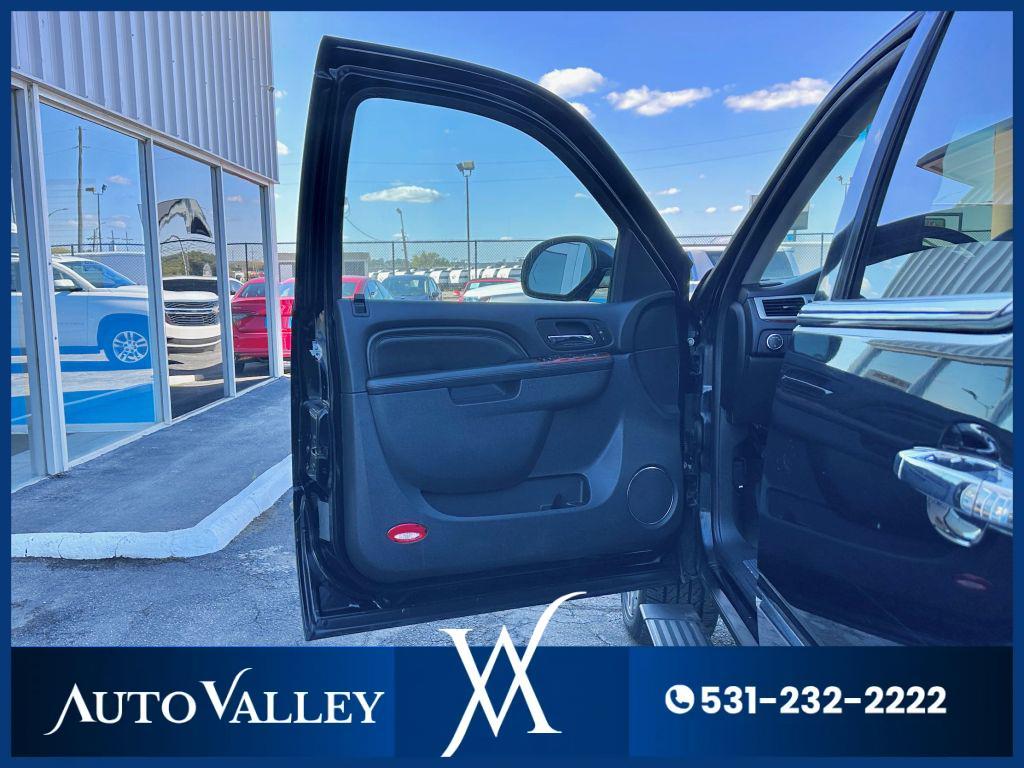 used 2011 Cadillac Escalade ESV car, priced at $9,995