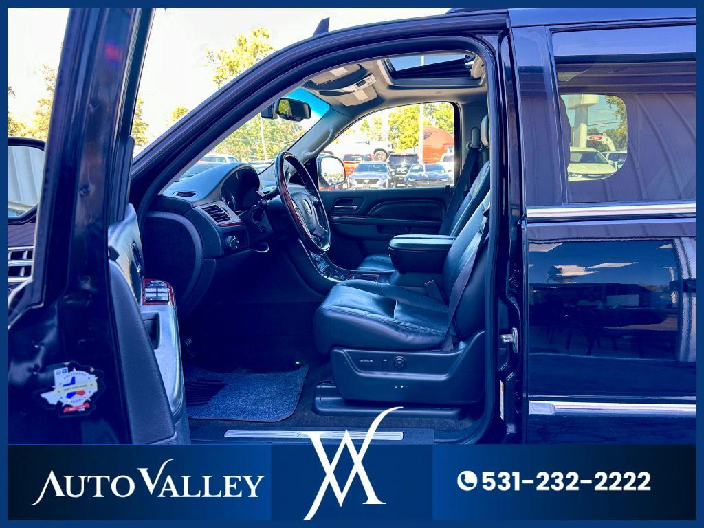 used 2011 Cadillac Escalade ESV car, priced at $9,995