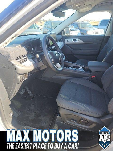 new 2025 Ford Explorer car, priced at $39,925