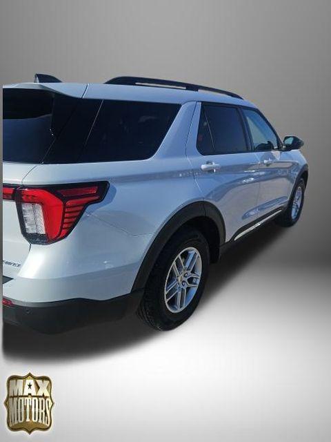 new 2025 Ford Explorer car, priced at $39,986