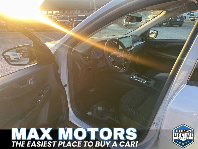 new 2025 Ford Escape car, priced at $26,622