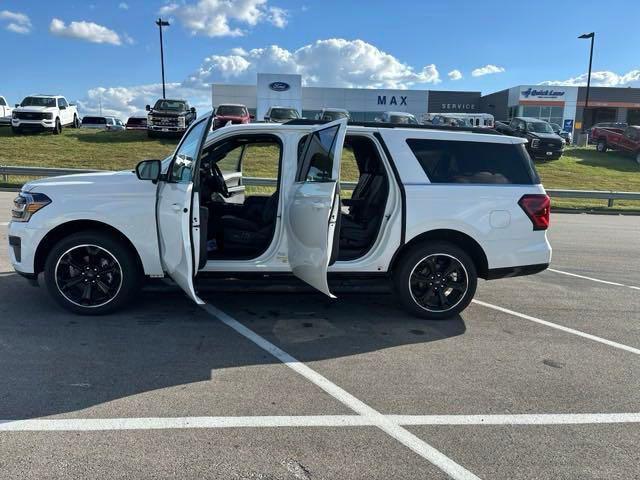 new 2024 Ford Expedition car, priced at $77,163