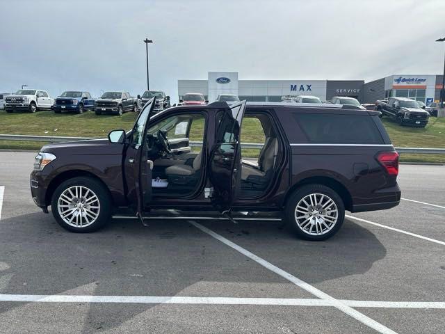 new 2024 Ford Expedition car, priced at $71,271